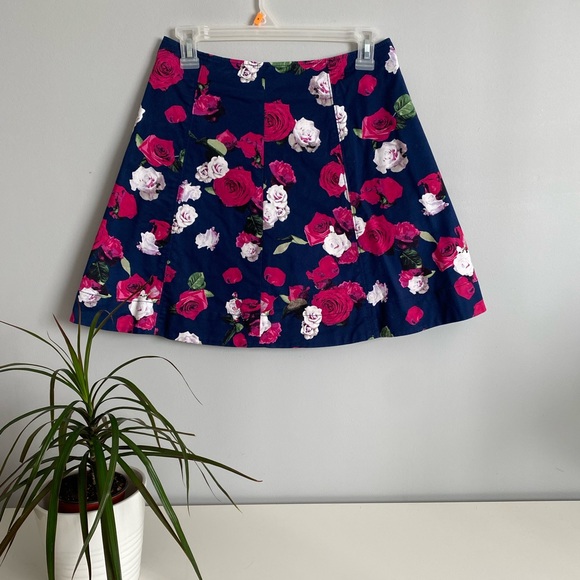 GUESS A-line floral patterned skirt - Picture 2 of 7